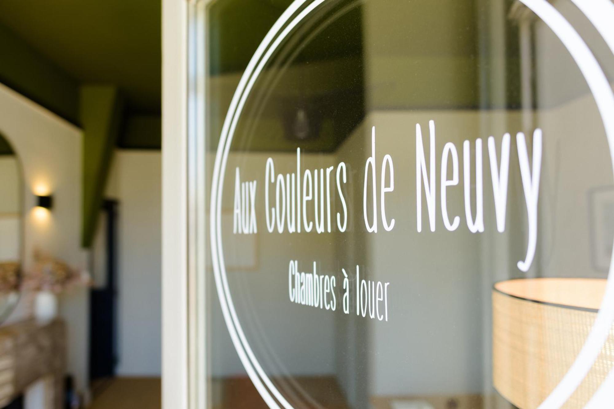 Aux Couleurs De Neuvy Hotel Exterior foto